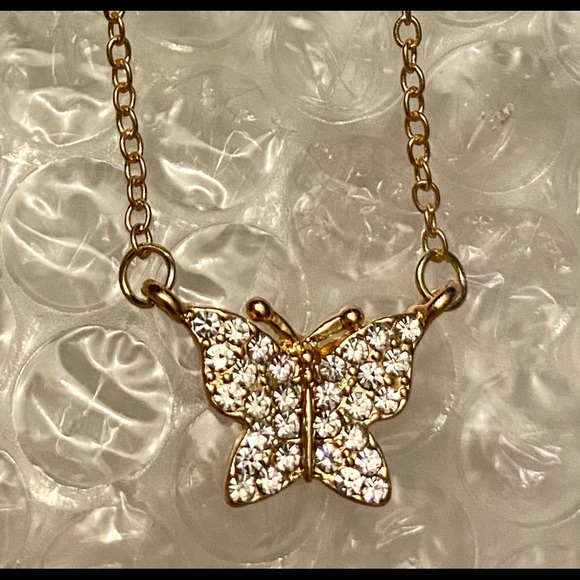 LAST! Minimalist cz 🦋 pendant gold chain necklace - Picture 3 of 7
